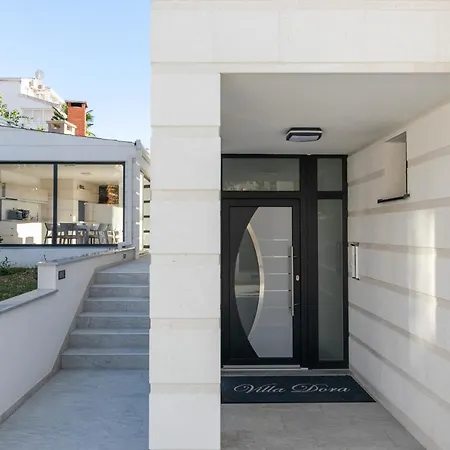 Dora * オクルグ・ゴルニ