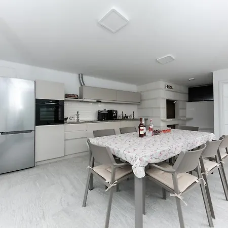 Apartamento Dora Okrug Gornji