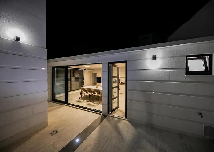 Διαμέρισμα Dora *