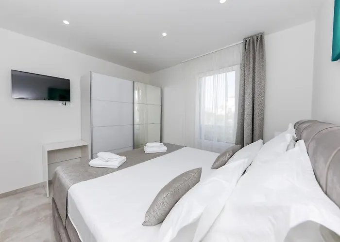 Διαμέρισμα Dora *