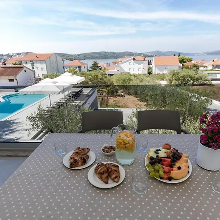 Dora Apartmán Okrug Gornji