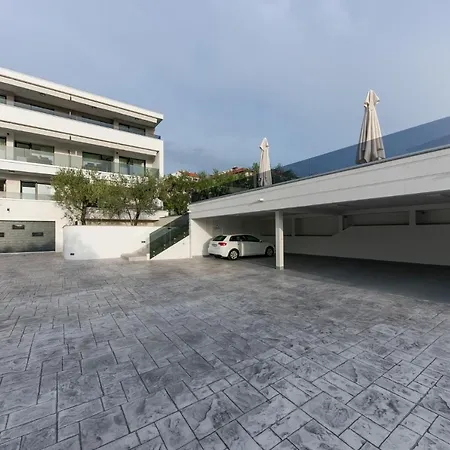 Dora Apartment