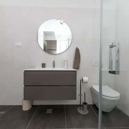 Dora Apartmán *
