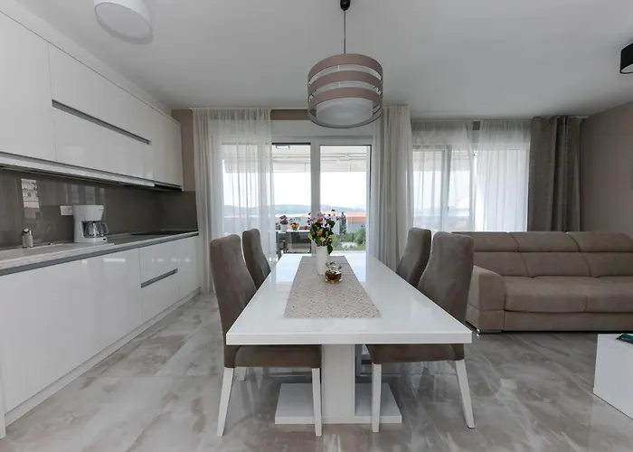 Dora Apartment