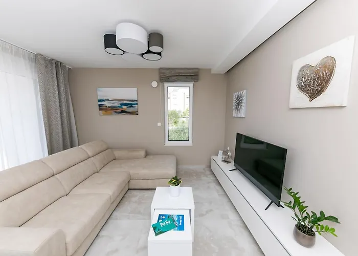 Dora Apartment
