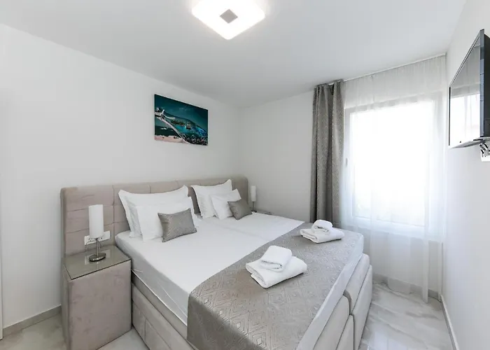 Dora Apartment