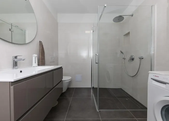 Dora Apartment *