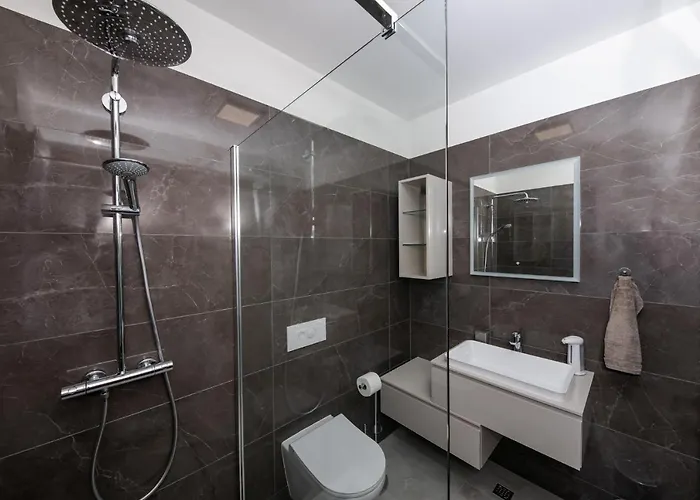 Dora Apartment *