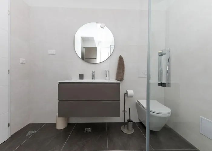 Dora Apartment *